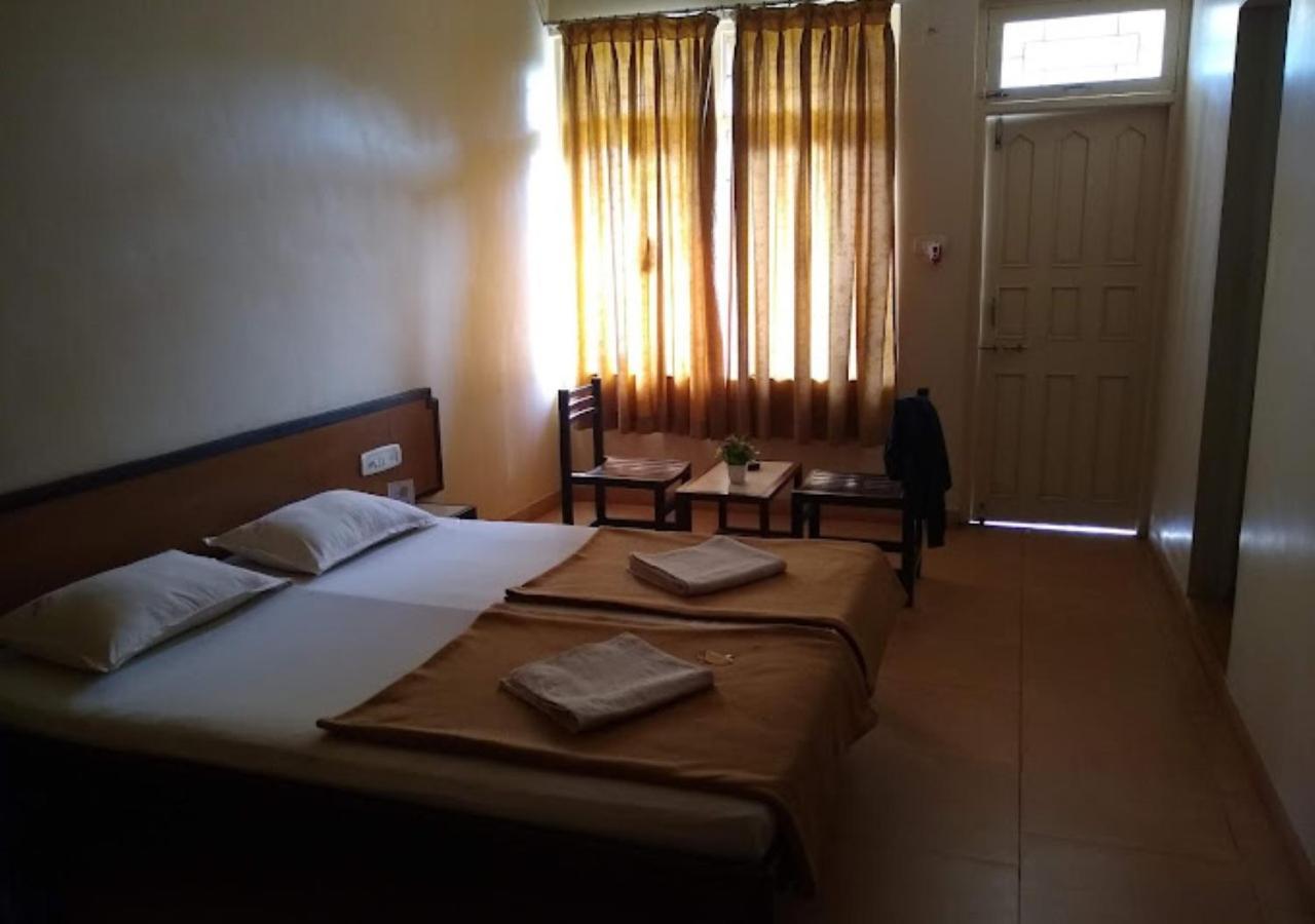 Hotel Durvankur กันปาตีปุเล ภายนอก รูปภาพ