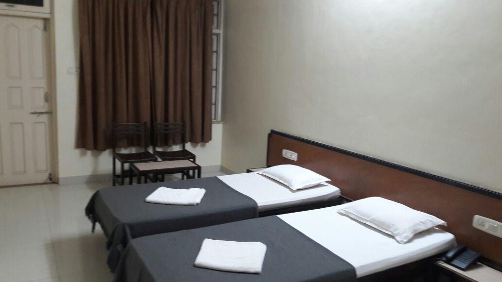 Hotel Durvankur กันปาตีปุเล ภายนอก รูปภาพ