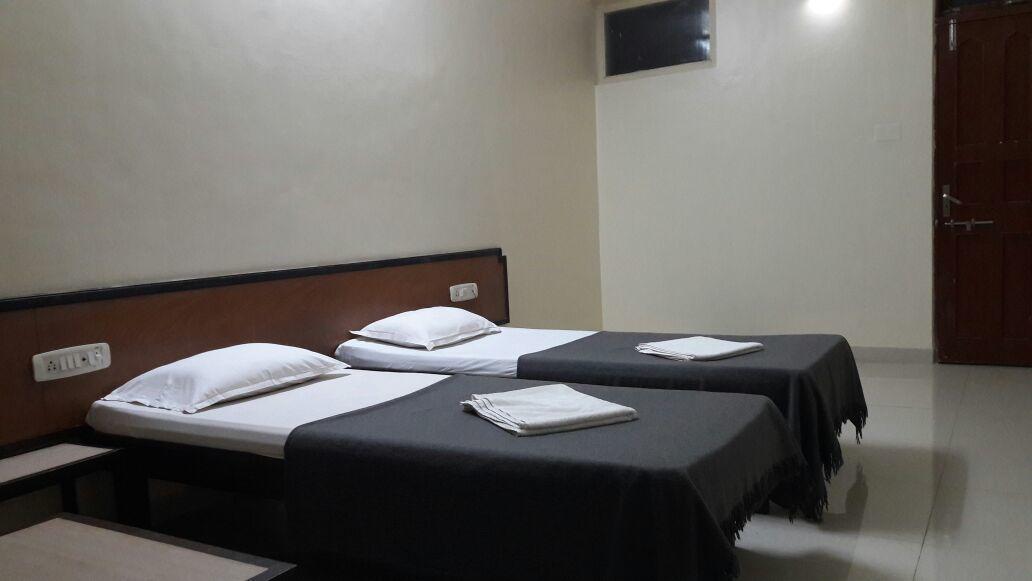 Hotel Durvankur กันปาตีปุเล ภายนอก รูปภาพ