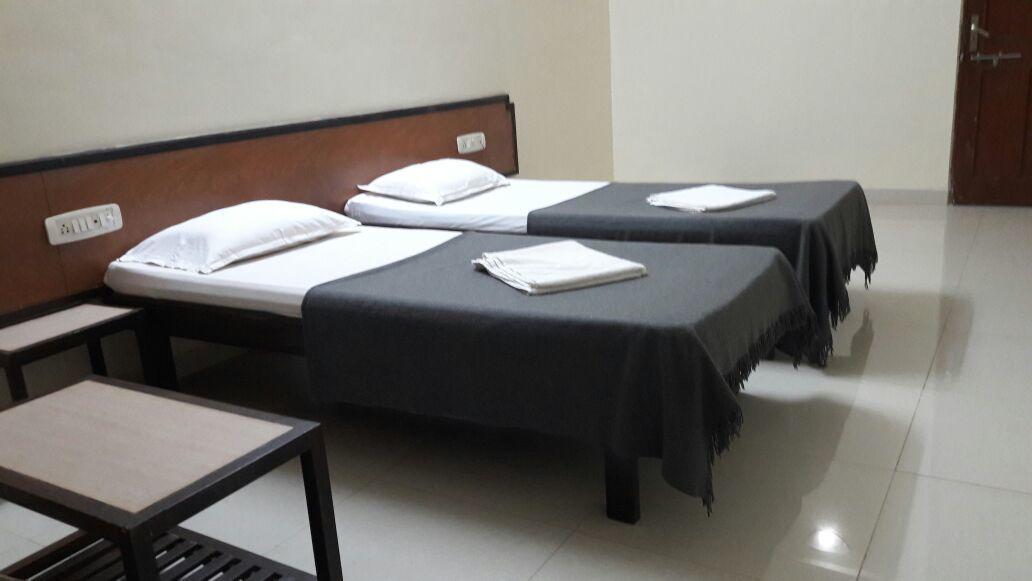 Hotel Durvankur กันปาตีปุเล ภายนอก รูปภาพ