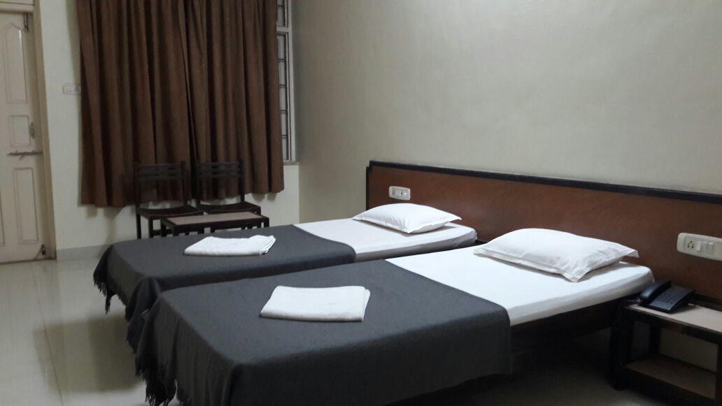 Hotel Durvankur กันปาตีปุเล ภายนอก รูปภาพ