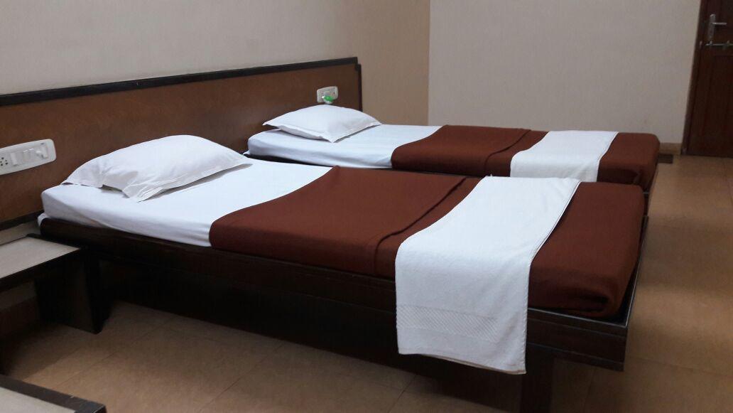 Hotel Durvankur กันปาตีปุเล ภายนอก รูปภาพ