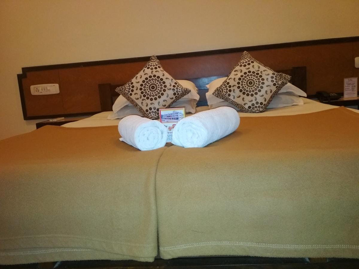 Hotel Durvankur กันปาตีปุเล ภายนอก รูปภาพ