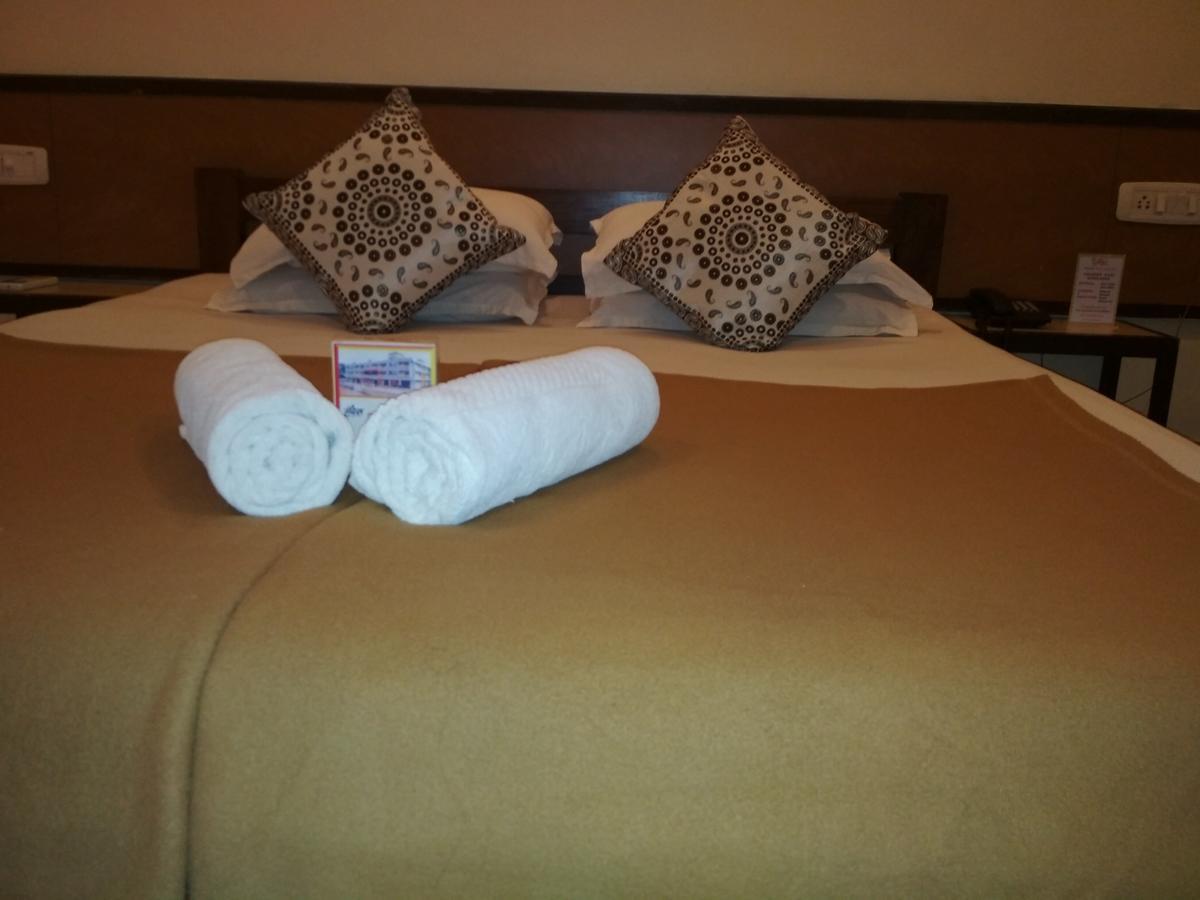Hotel Durvankur กันปาตีปุเล ภายนอก รูปภาพ
